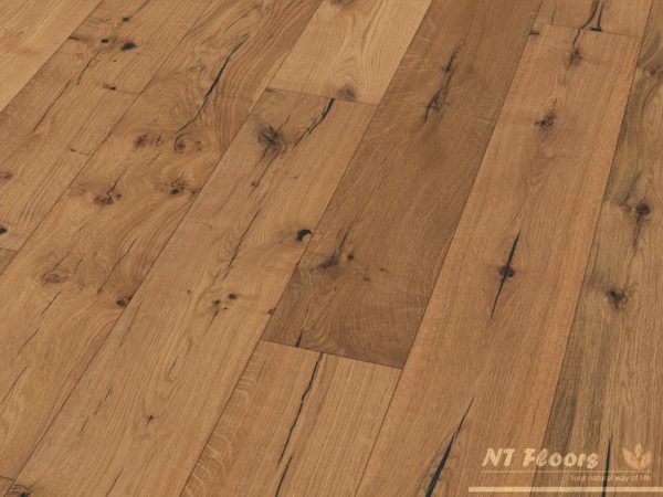 Massivholzdiele Eiche Markant - schwarz gespachtelt, geschliffen, vorgeölt - NT Floors Leipzig