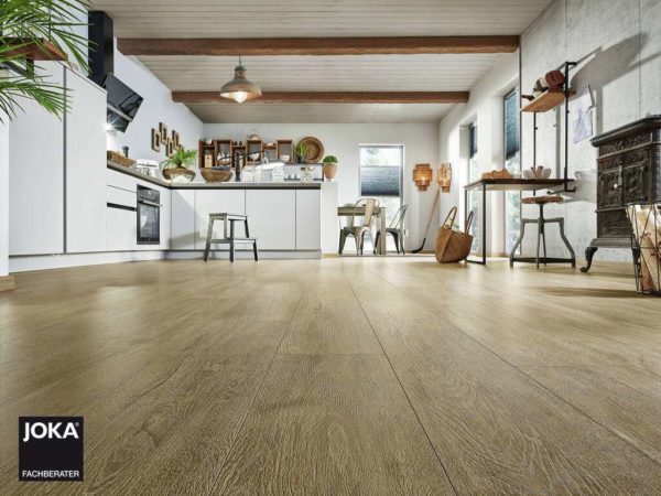 JOKA Laminatboden Skyline - Oak palebrown 5518 - 1-Stab Laminatdiele mit V4 Fase - Ambiente