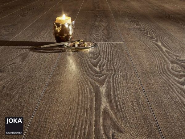 JOKA Laminatboden Westside - Oak indiana 9521 - 1-Stab Landhausdiele mit V4 Fase - Detail