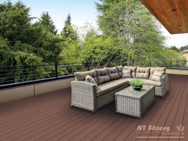 NT Floors WPC Terrassendiele hellbraun massiv - gebürstet - Ambiente