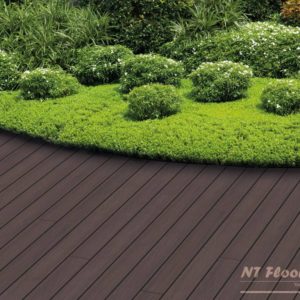 NT Floors WPC Terrassendiele Thermoesche massiv - gebürstet - Ambiente