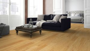 Pitch Pine Massivholzdiele Eleganz-Natur Sortierung - geschliffen, natur geölt - NaBo Parkett - Wohnbeispiel Wohnzimmer