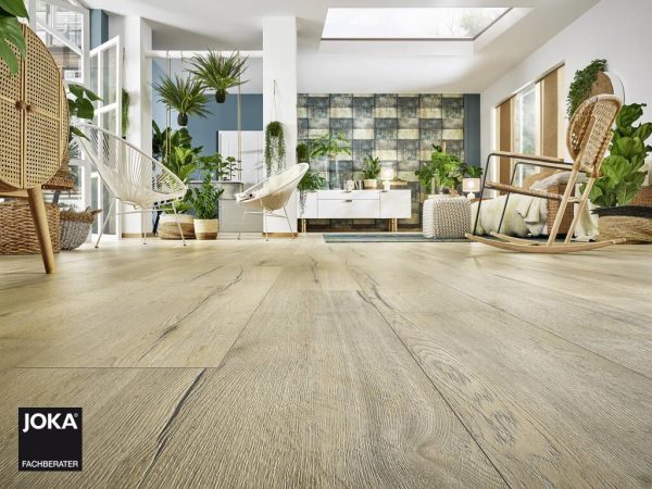 JOKA Laminatboden Skyline - Oak kolonial creme 5633 - 1-Stab Laminatdiele mit V4 Fase - Ambiente