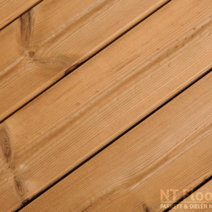 Holz Terrassendiele Thermo-Kiefer KD - Sichtseite glatt - NT Floors Leipzig