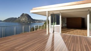 Holz Terrassendiele Cumaru PRIME KD - Sichtseite fein gerillt - NT Floors Leipzig