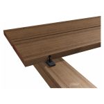 Terrassendielen umdrehen und Dielenfix unter die vorherige Diele stecken - Dielenfix auf der anderen Seite der Terrassendiele mit der UK verschrauben Terrassendielen umdrehen und Dielenfix unter die vorherige Diele stecken - Dielenfix auf der anderen Seite der Terrassendiele mit der UK verschrauben